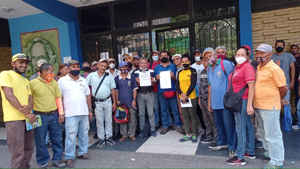 Continúan protestas de trabajadores de la Alcaldía de Páez
